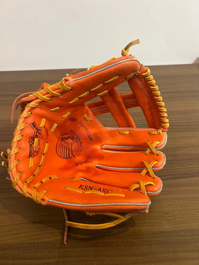 元広島東洋カープ　小窪選手　安部選手　サイン入り　スラッガー 　グローブ