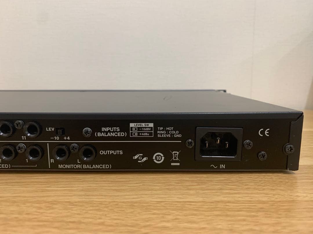 【廃盤品】TASCAMタスカム MIDIオーディオインターフェース US1401