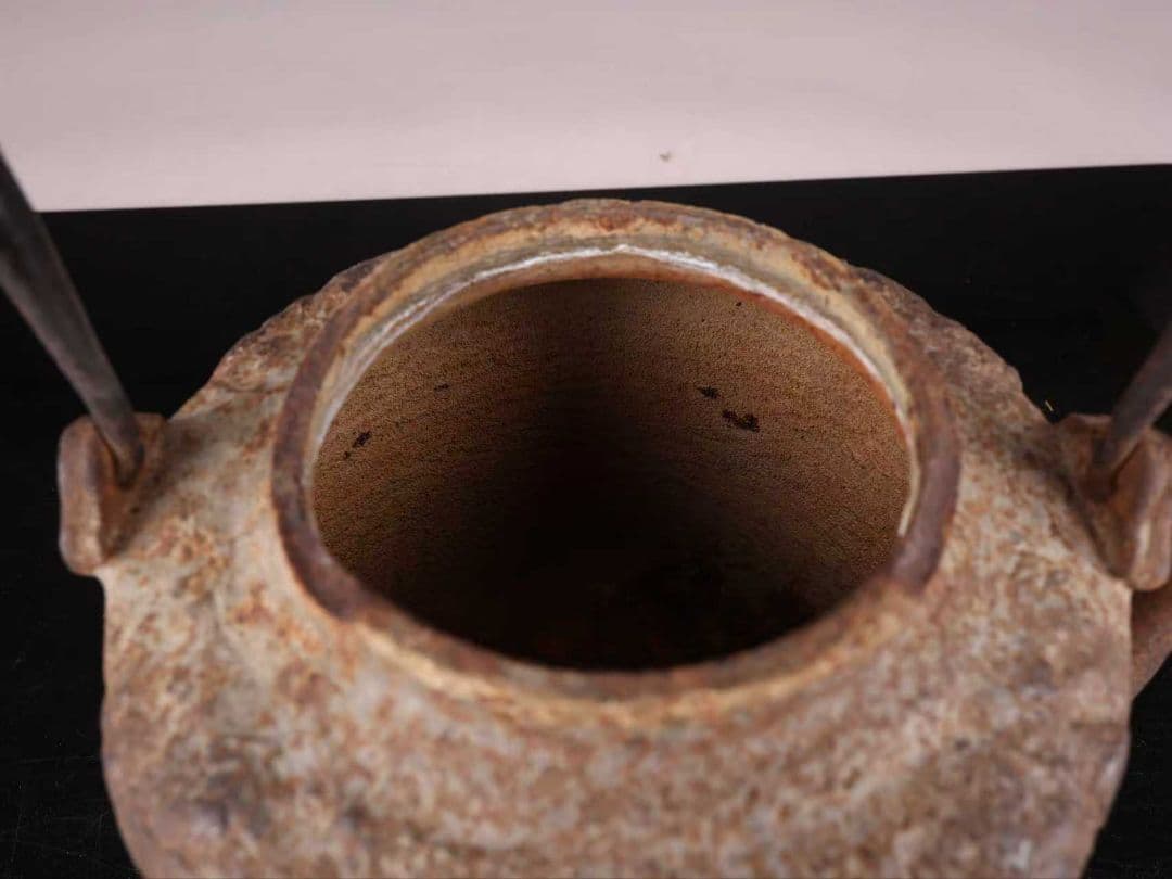 A1002鉄瓶 大国寿郎作 蝶文 湯沸 茶道具 重量2464g 1500ml