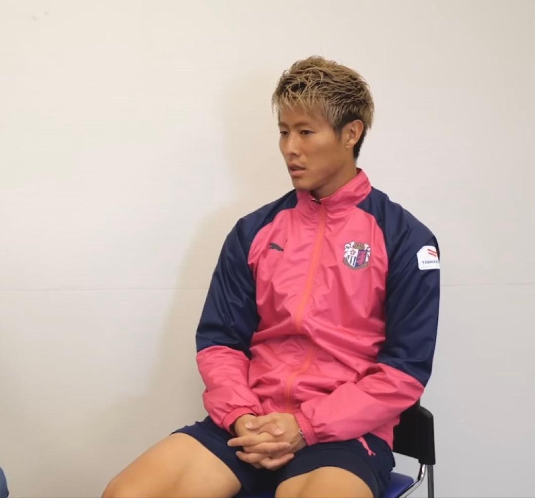 ♦︎美品♦︎Mサイズセレッソ大阪ウインドブレーカー