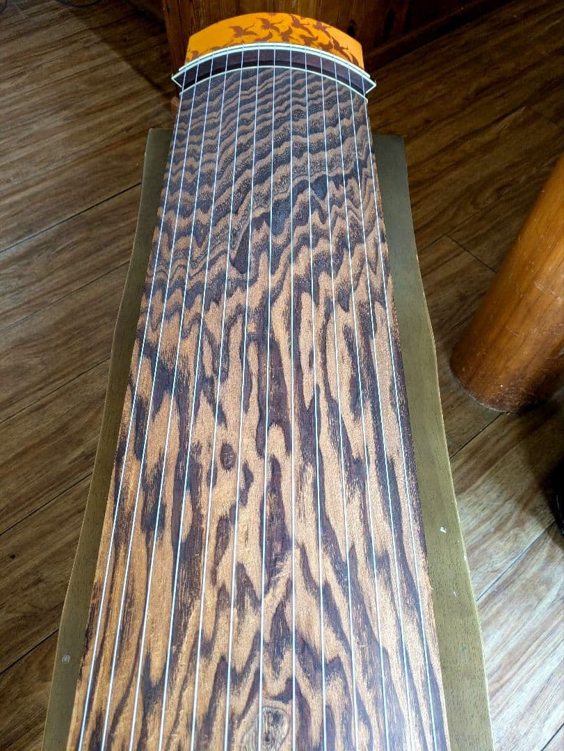 琴　和楽器　弦楽器 13弦　すだれ彫り　口絵　美木目 ケース付