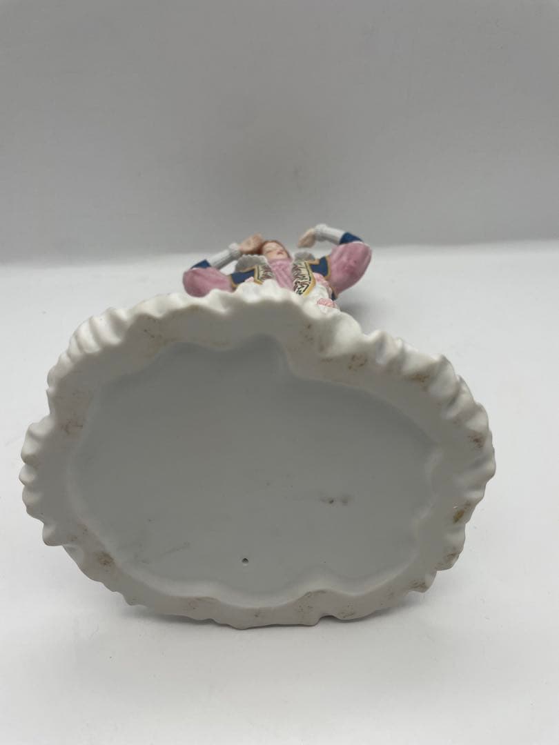 陶器製女性像 眠れる森の美女　紹介本つき