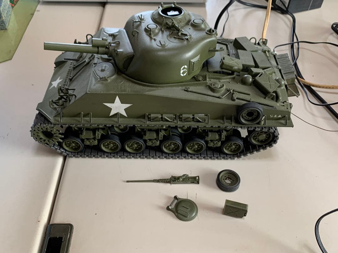 タミヤ 1/16 RC M4シャーマン（105mm榴弾砲搭載型