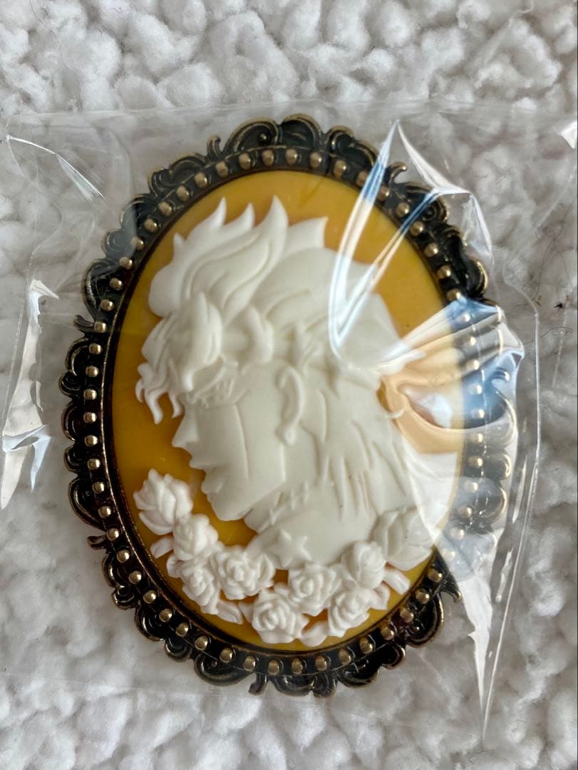 ジョジョの奇妙な冒険　カメオ風ブローチ　7個セット