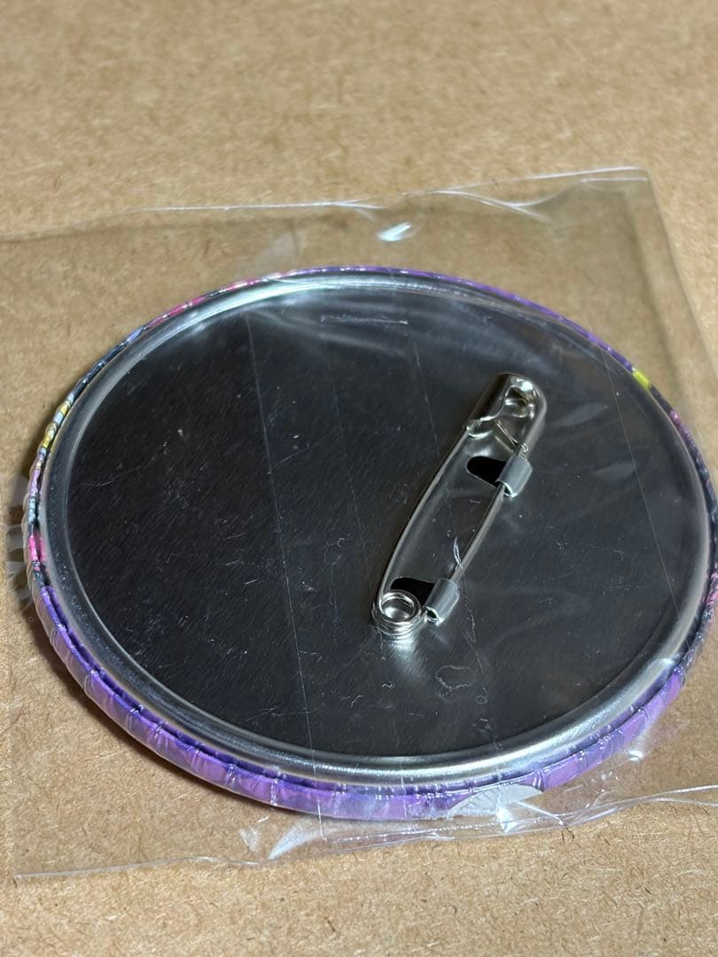 ジョジョの奇妙な冒険 ジョジョ展 2017 缶バッジ 東方仗助　荒木飛呂彦