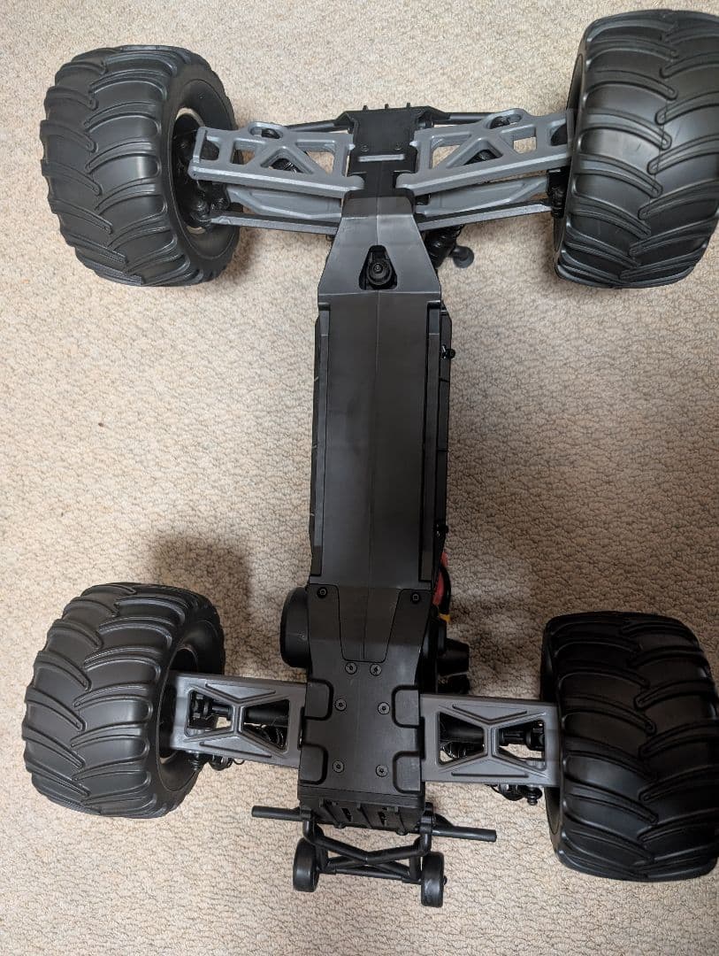 FMS F100 1/10スケール、2WDのRC