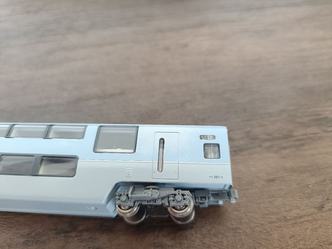 訳ありKATO 10-177 + 10-178 251系スーパービュー室内灯付き