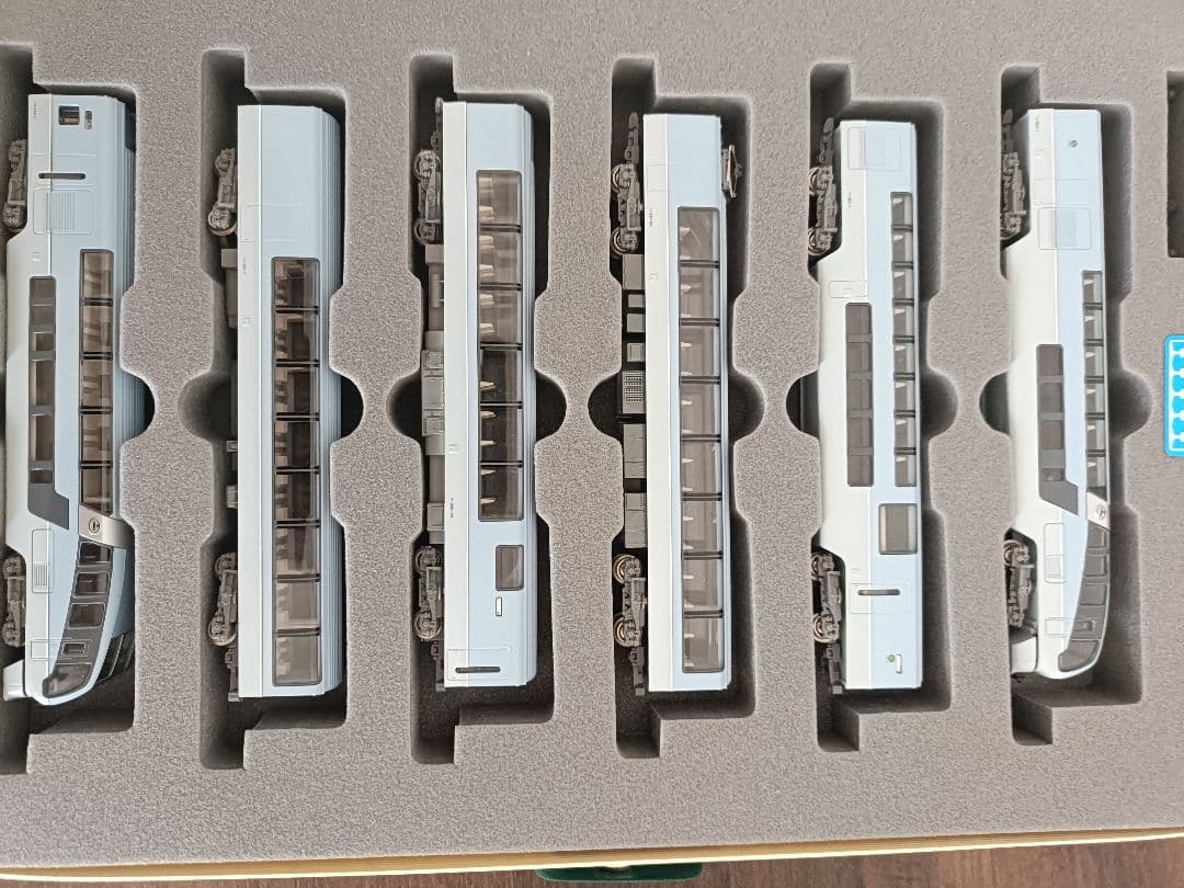 訳ありKATO 10-177 + 10-178 251系スーパービュー室内灯付き