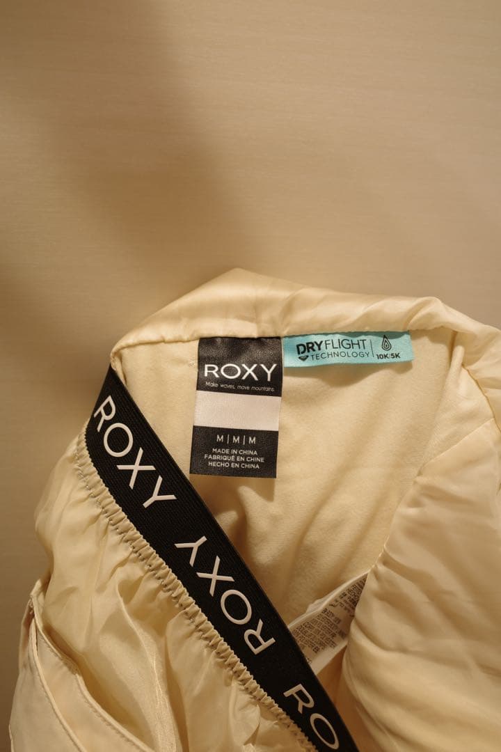 スノボウェア上下セット　ROXY ホワイト 　Mサイズ　定価6万