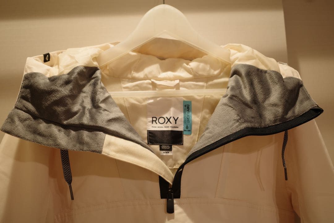 スノボウェア上下セット　ROXY ホワイト 　Mサイズ　定価6万