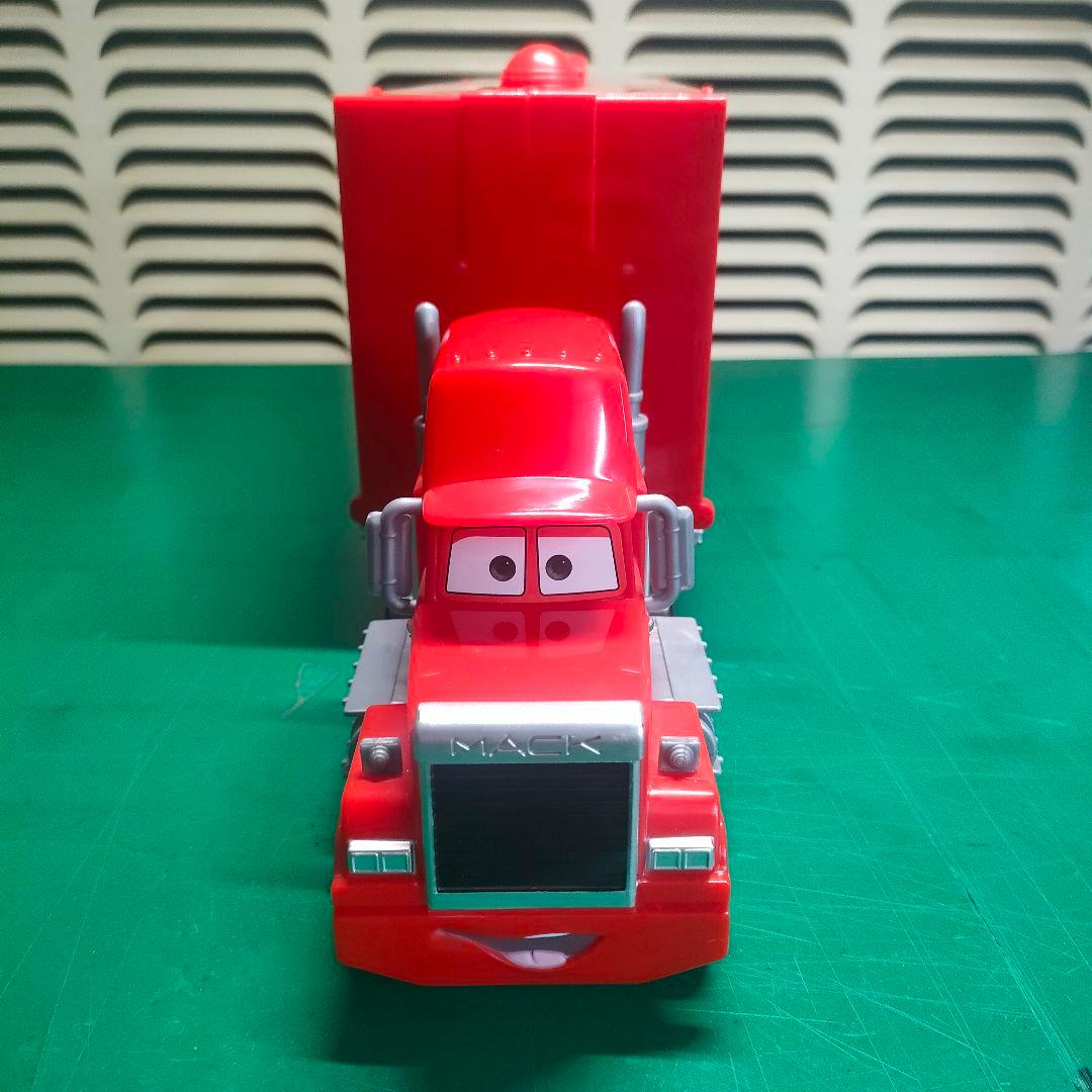 たくさんのせよう！大きなマック　トレーラー　カーズ　トミカ　タカラトミー