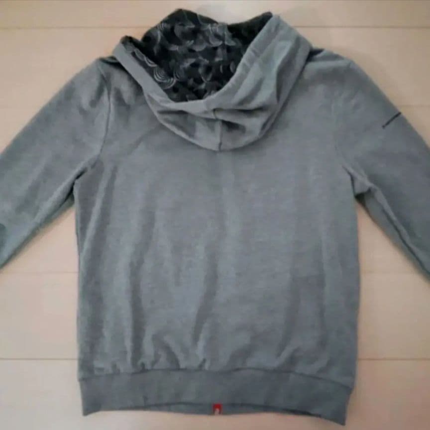 ラグビーワールドカップ2019日本大会公式グッズ「ジップパーカー」会場限定品