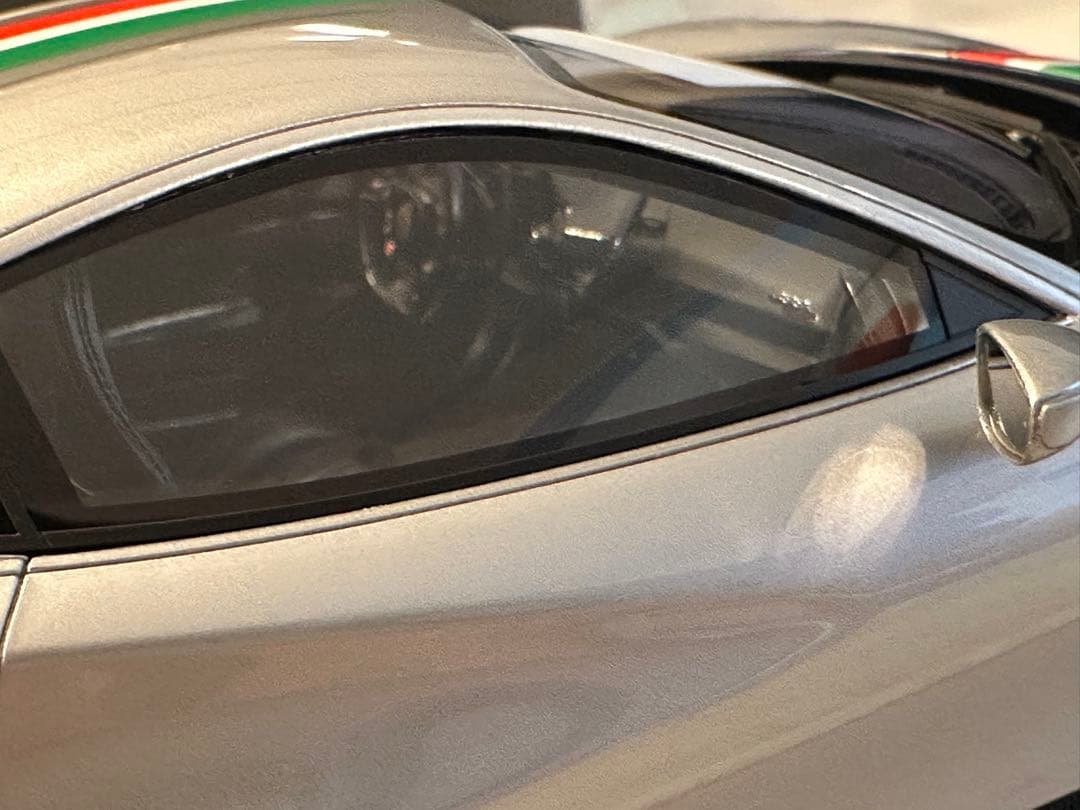 新品 GH モデル 1/18 フェラーリ 488 ピスタ PISTA ミニカー