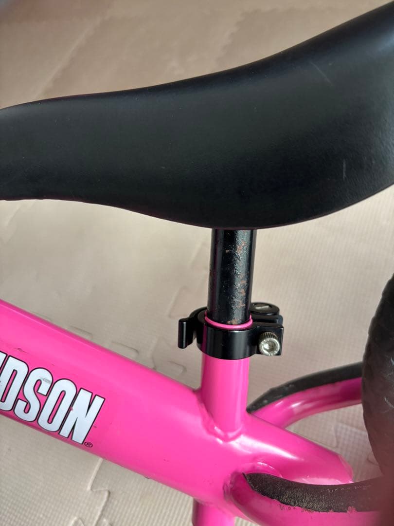 ⭐︎送料込み　カッコいい！　ハーレーダビッドソン　ストライダー　大きめサドル付き⭐︎