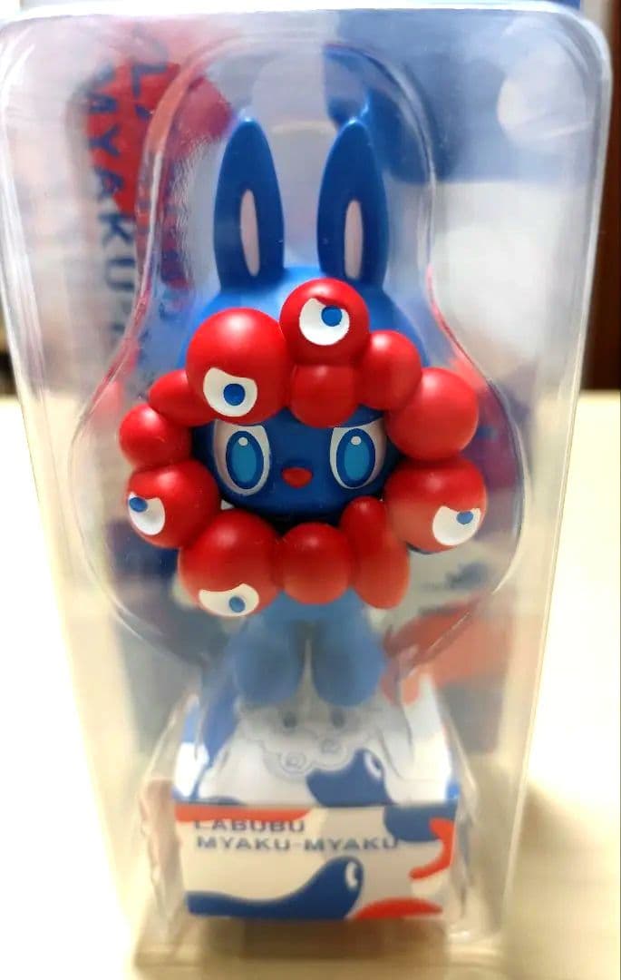 大阪関西万博 ミャクミャク ラブブ ストラップ付 フィギュア【新品】レシート有り