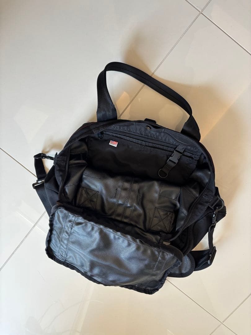 BRIEFING ブラックショルダーバッグ　クラウドジムワイヤー