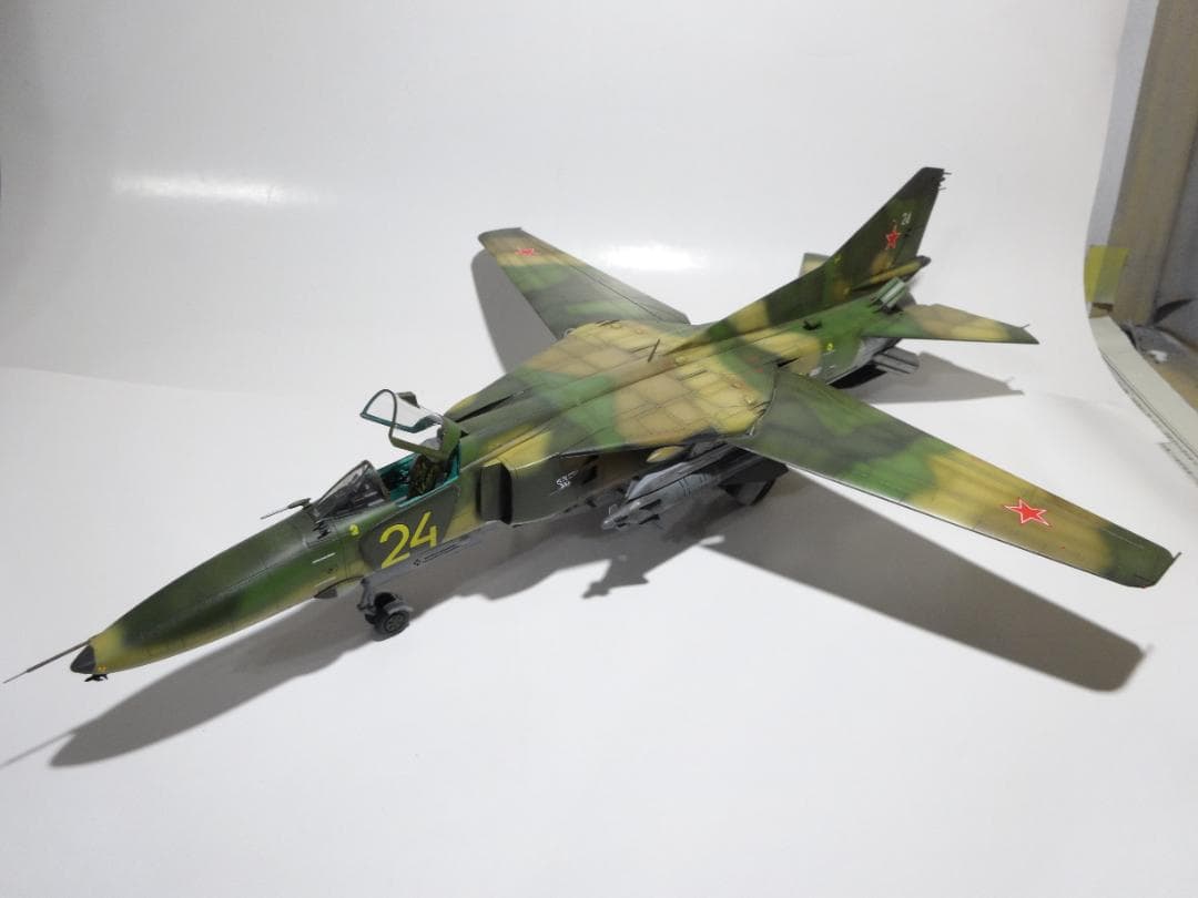トランぺッター1/48「MiG-27」完成品