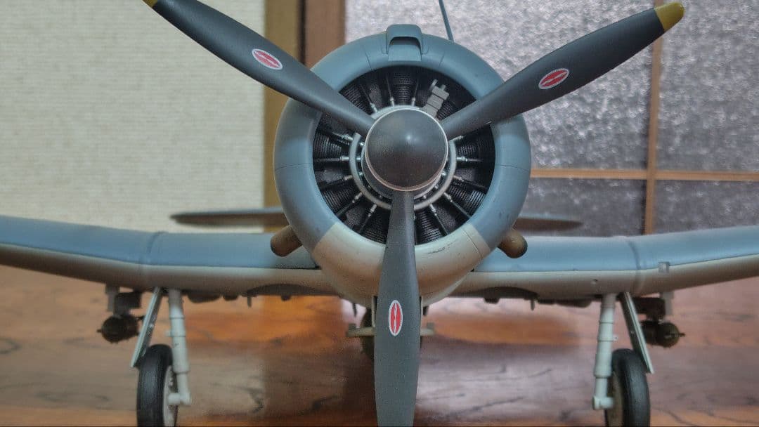 1/18 U.S. NAVY SBD-3 ドーントレス完成品 (訳あり)