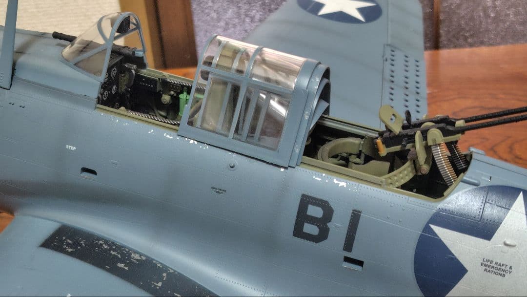 1/18 U.S. NAVY SBD-3 ドーントレス完成品 (訳あり)