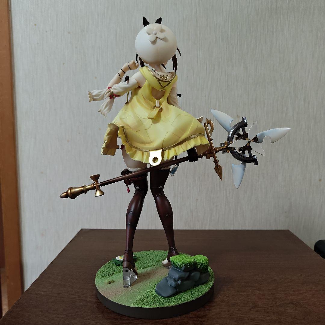 ライザ　フィギュア