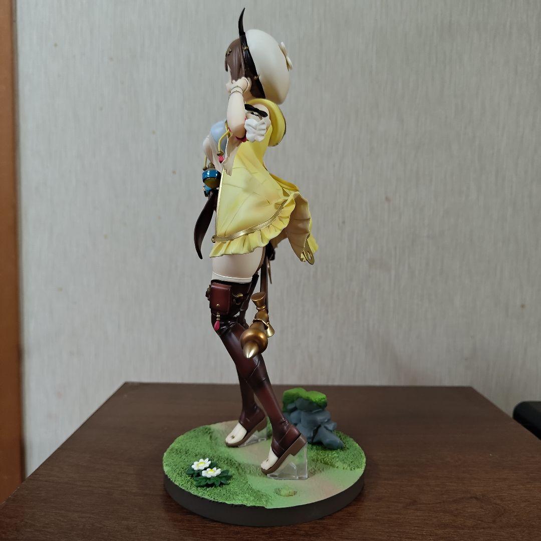 ライザ　フィギュア