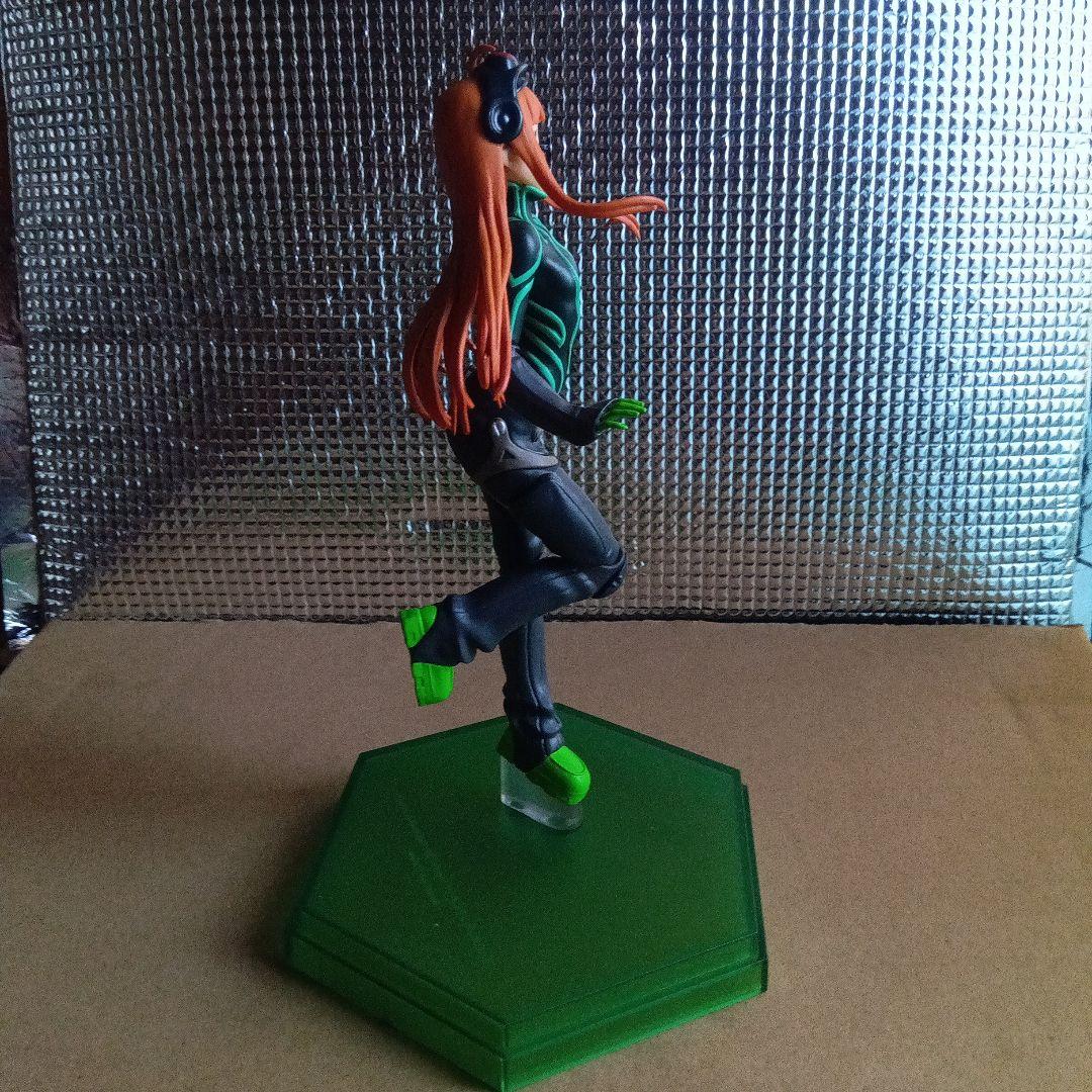 ペルソナ5A ナビ　クイーン　フィギュア