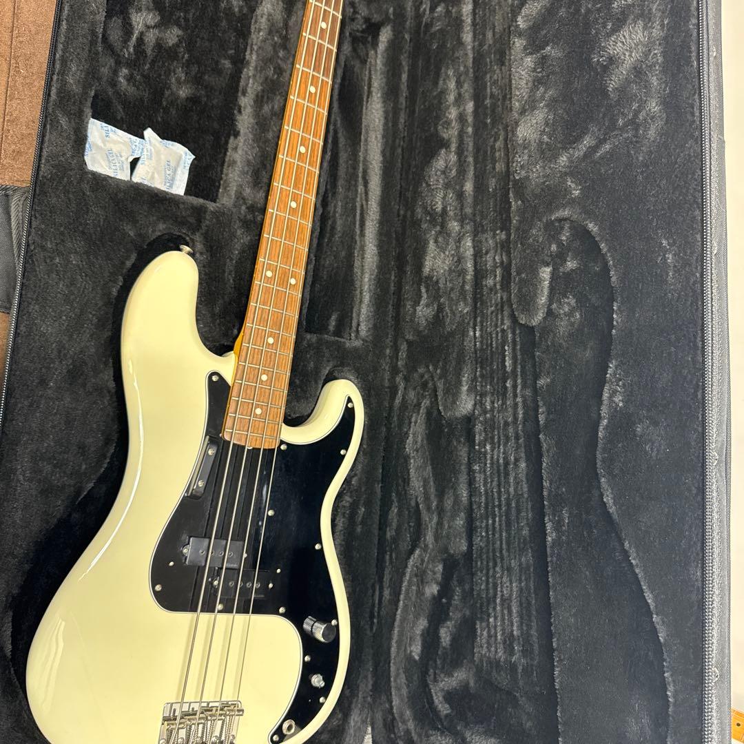 フェンダージャパン　プレベ　DIMARZIOピックアップ　美品♪