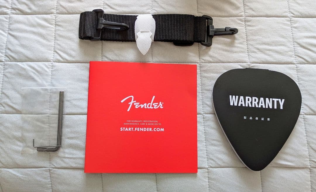 【kt175】Fender MIJ Limited ストラト 使用浅 中古