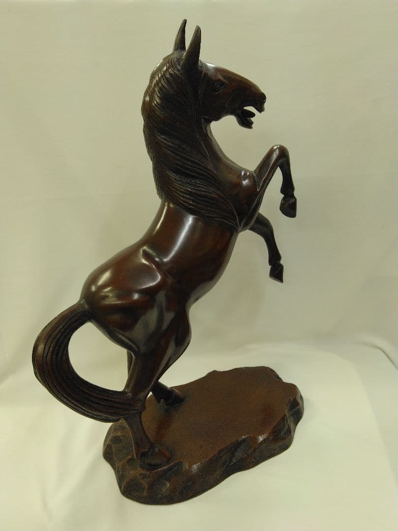 馬の青銅製彫刻