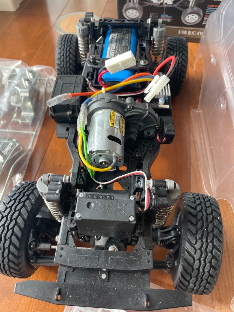 トヨタ ランドクルーザー 300 RCカーキット　バッテリーは付属しません