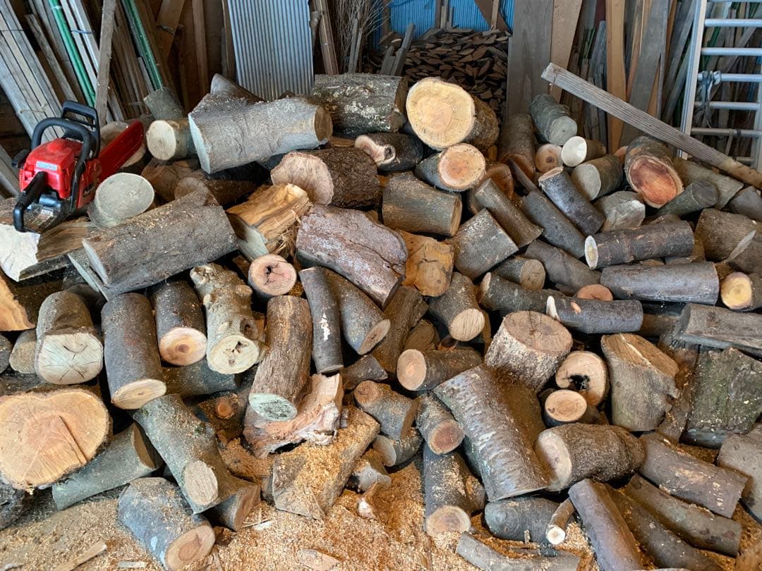 薪ストーブ用 木材 広葉樹のみ　未乾燥　薪　基本的に引取り　軽トラック満載1台分