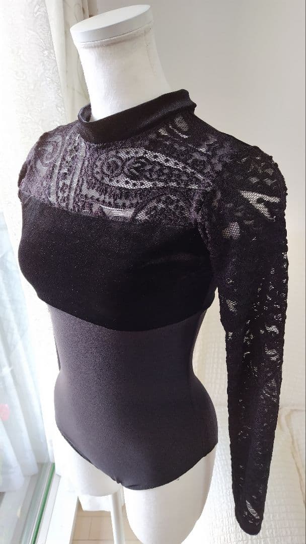 Ｓ～Ｍ／黒鳥オディールをイメージした漆黒の長袖レースベロアバレエ娘役レオタード