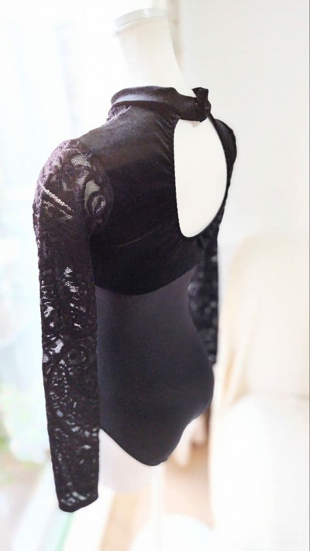 Ｓ～Ｍ／黒鳥オディールをイメージした漆黒の長袖レースベロアバレエ娘役レオタード