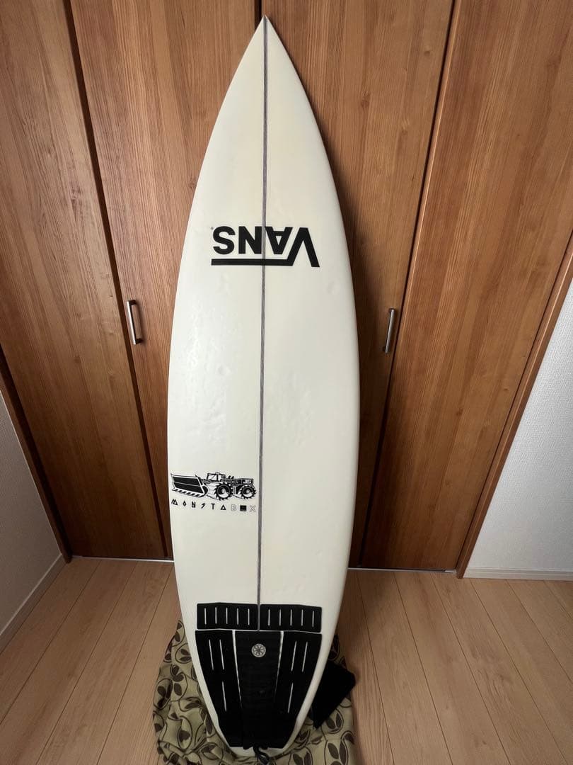 JS2020モンスタボックスサーフボード（フィン付き）、神奈川など手渡し可！