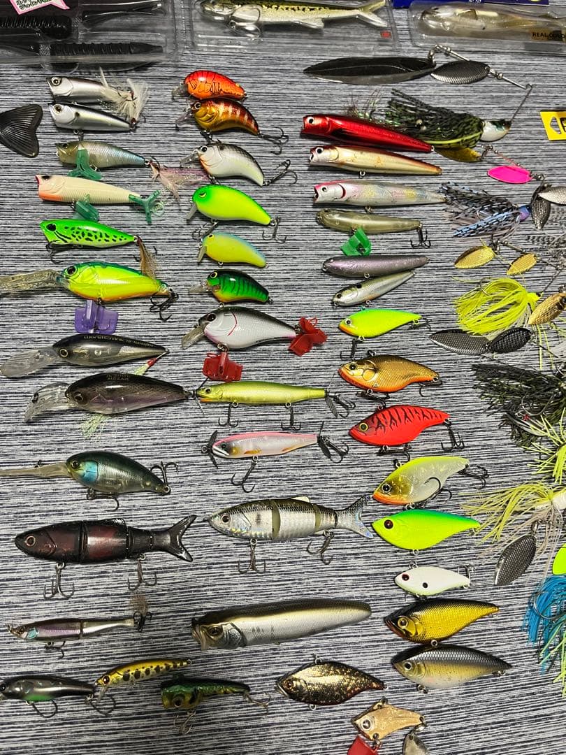 バス釣り引退☆早い者勝ち☆激安☆バス釣り引退☆人気☆ルアー色々☆大量☆投げ売り☆