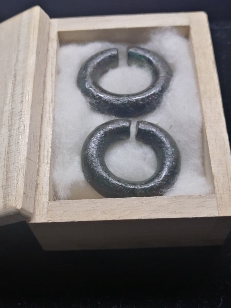 ★【古墳期】『高麗青銅耳環』　　二対。本物　古墳よりの発掘品です。極美品。