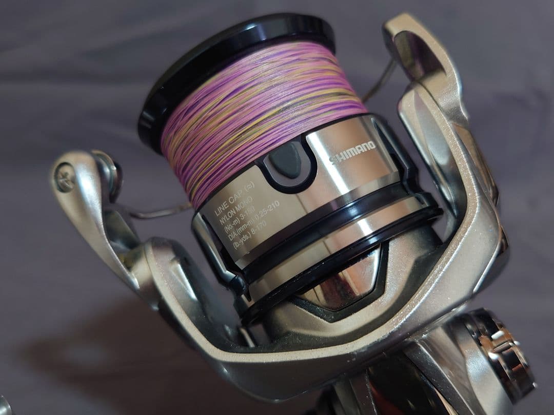 SHIMANO STRADIC C3000XG スピニングリールライン付き