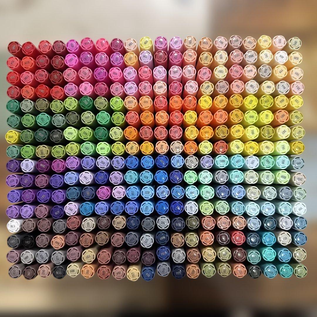 アクリルマーカー 320色