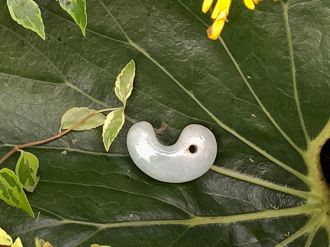 ✳吉祥開運　古代からの縁起良い糸魚川翡翠勾玉　本物ジェダイト‼️ 機械鑑定書付…