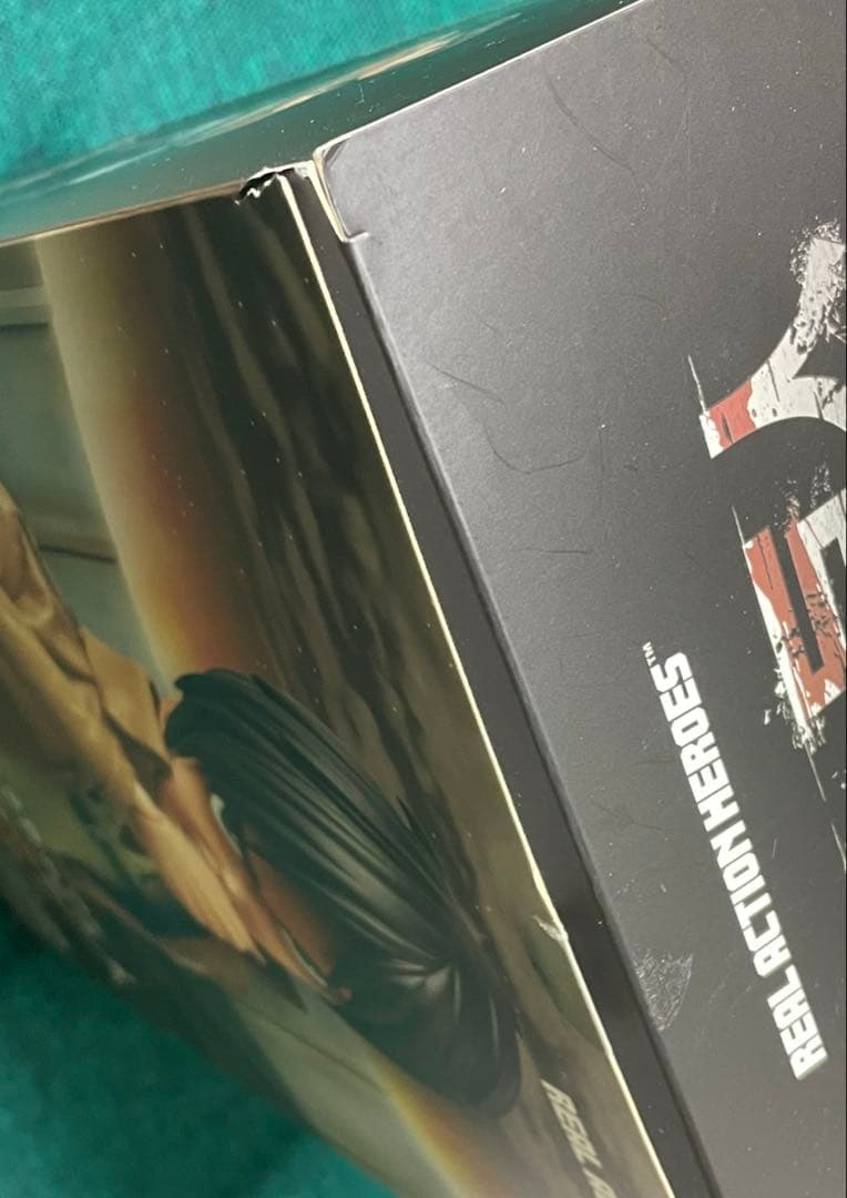 進撃の巨人　エレン　フィギュア　RAH