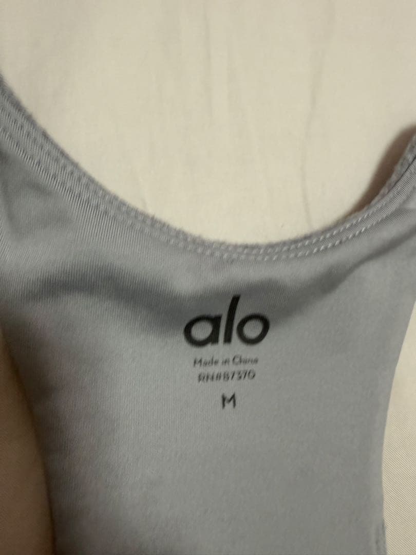 [新品]alo yoga トップス　スウェットシャツブラトップ　ヨガウェア　M