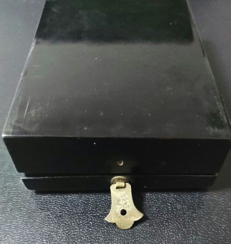 【✨希少品✨】金鵄勲章（きんしくんしょう）箱付(金具壊れ)