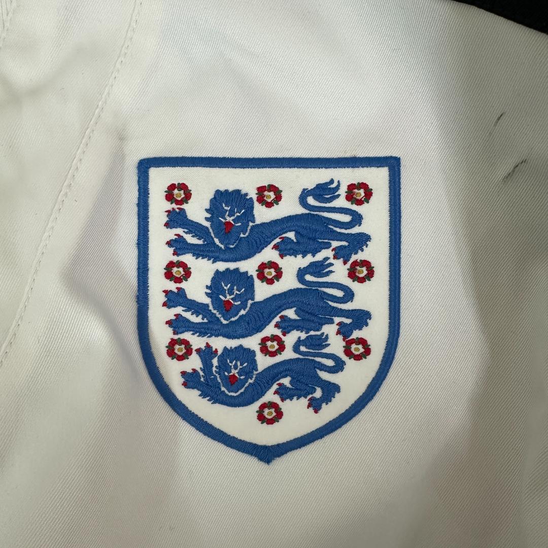 新品タグ付き　アンブロ　Umbro イングランド代表 プルオーバー L/XL