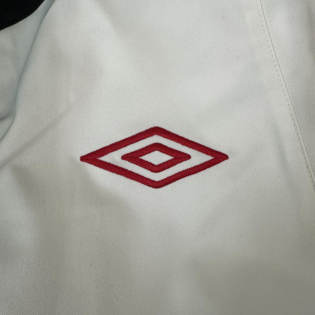 新品タグ付き　アンブロ　Umbro イングランド代表 プルオーバー L/XL