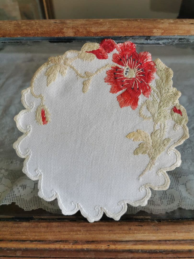 アンティーク フランス刺繍 一重薔薇 浜茄子 ソサイエティシルク 縮緬風ドイリー