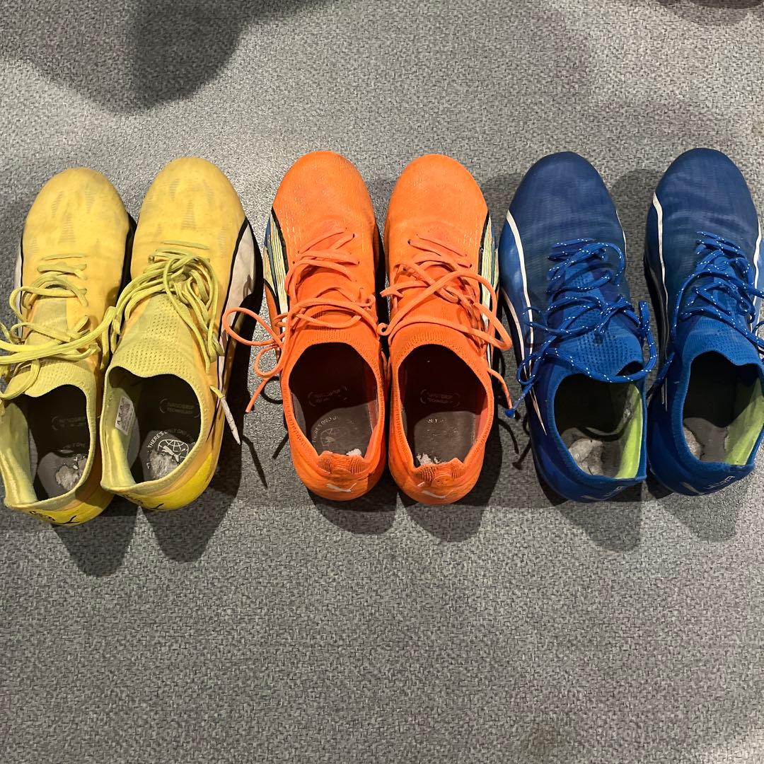 プーマウルトラ　サッカースパイク　黄色　オレンジ　青