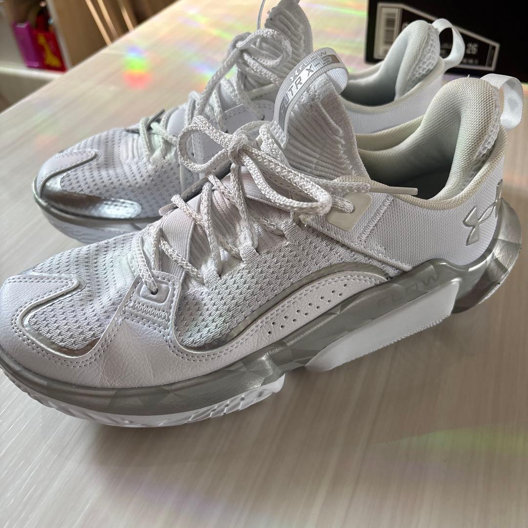 Under Armour HOVR ホワイト シューズ