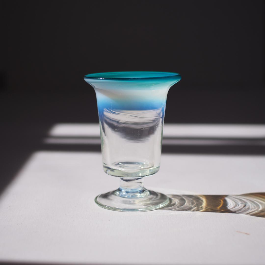 氷コップ ベル型 乳白ぼかし 青 / 明治 大正