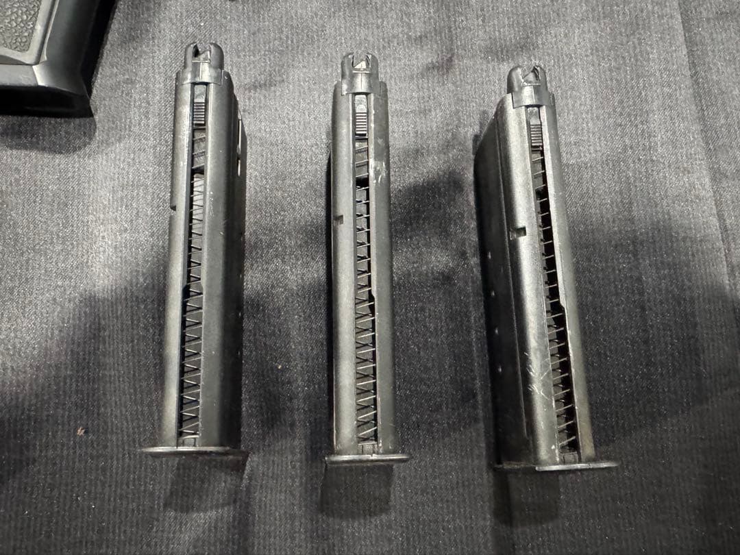 東京マルイ　デザートイーグル.50AE ガスブローバック　予備マガジン付