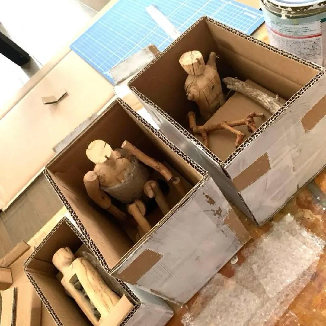 ✴︎Figure No.3 流木の木彫フィギュア作品✴︎引き出しと石　ハンドメイド